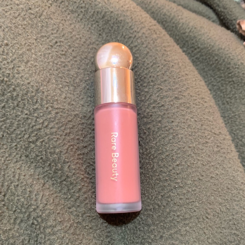 RARE BEAUTY BLUSH IN BLISS